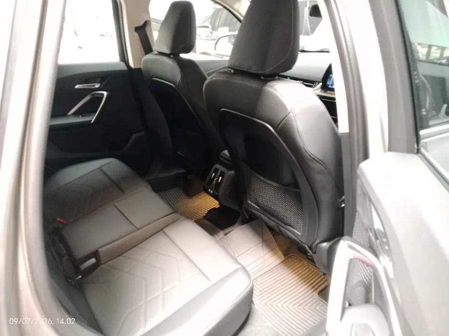 Foto Mobil Bekas Kabin Belakang BMW X1 1.5 Sdrive18i tahun 2024