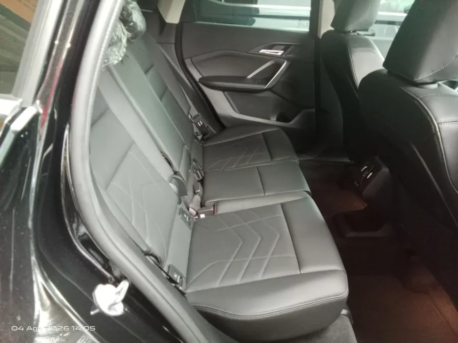 Foto Mobil Bekas Kabin Belakang BMW X1 1.5 Sdrive18i tahun 2024