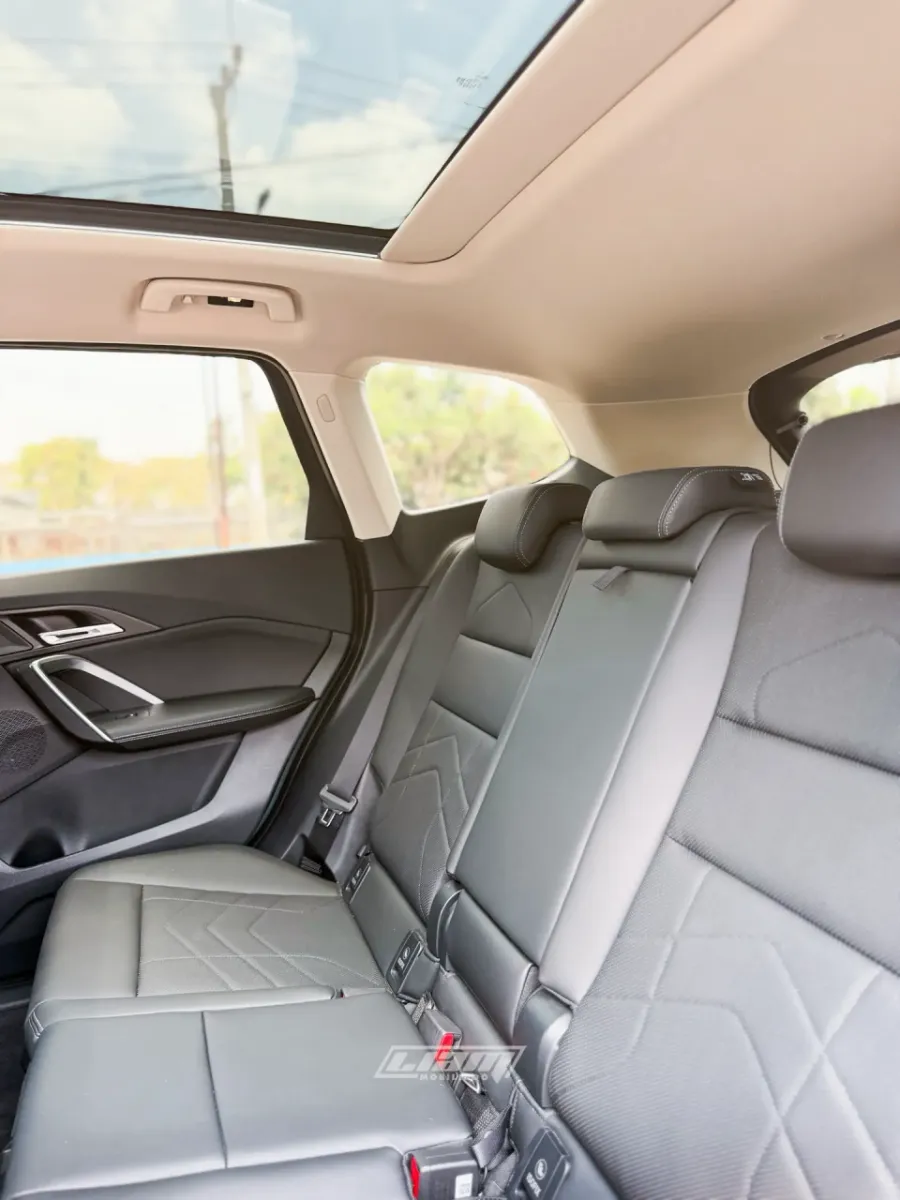 Foto Mobil Bekas Kabin Belakang BMW X1 1.5 Sdrive18i tahun 2024
