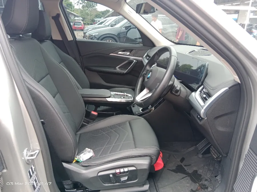Foto Mobil Bekas Kabin Depan BMW X1 1.5 Sdrive18i tahun 2024