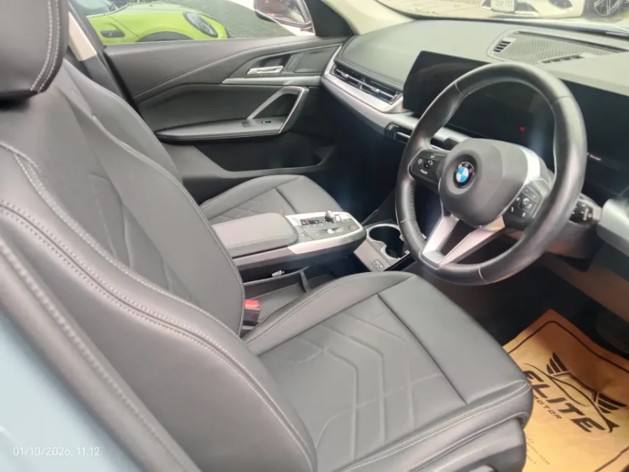Foto Mobil Bekas Kabin Depan BMW X1 1.5 Sdrive18i tahun 2024