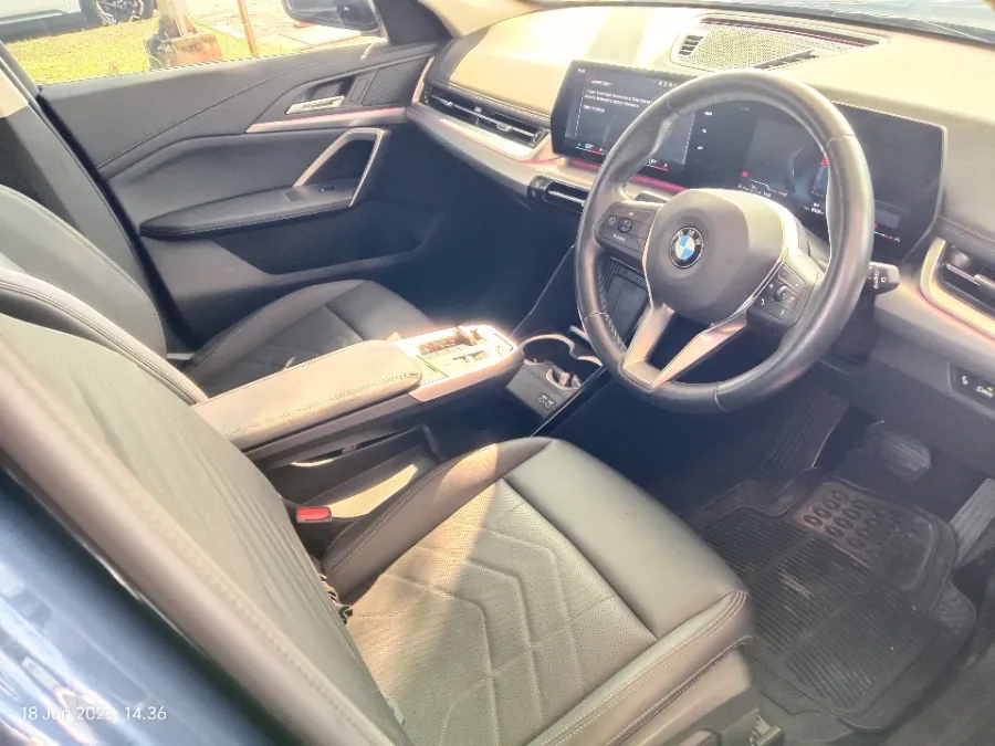 Foto Mobil Bekas Kabin Depan BMW X1 1.5 Sdrive18i tahun 2024