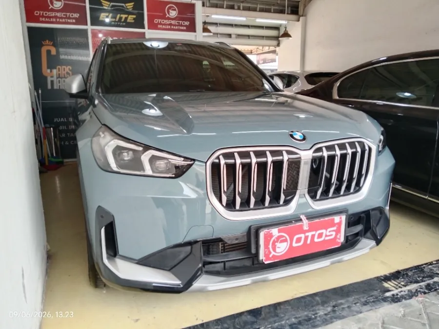 Foto Mobil Bekas Kanan Depan BMW X1 1.5 Sdrive18i tahun 2024