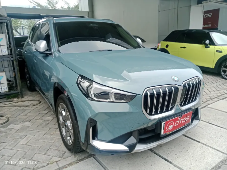 Foto Mobil Bekas Kanan Depan BMW X1 1.5 Sdrive18i tahun 2024