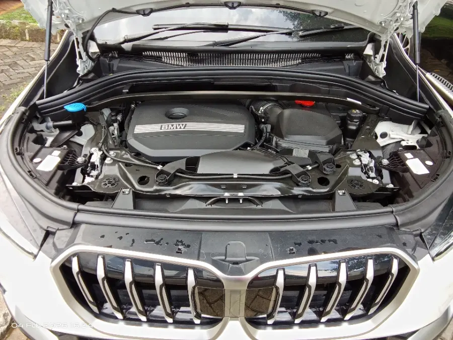 Foto Mobil Bekas Mesin BMW X1 1.5 Sdrive18i tahun 2024