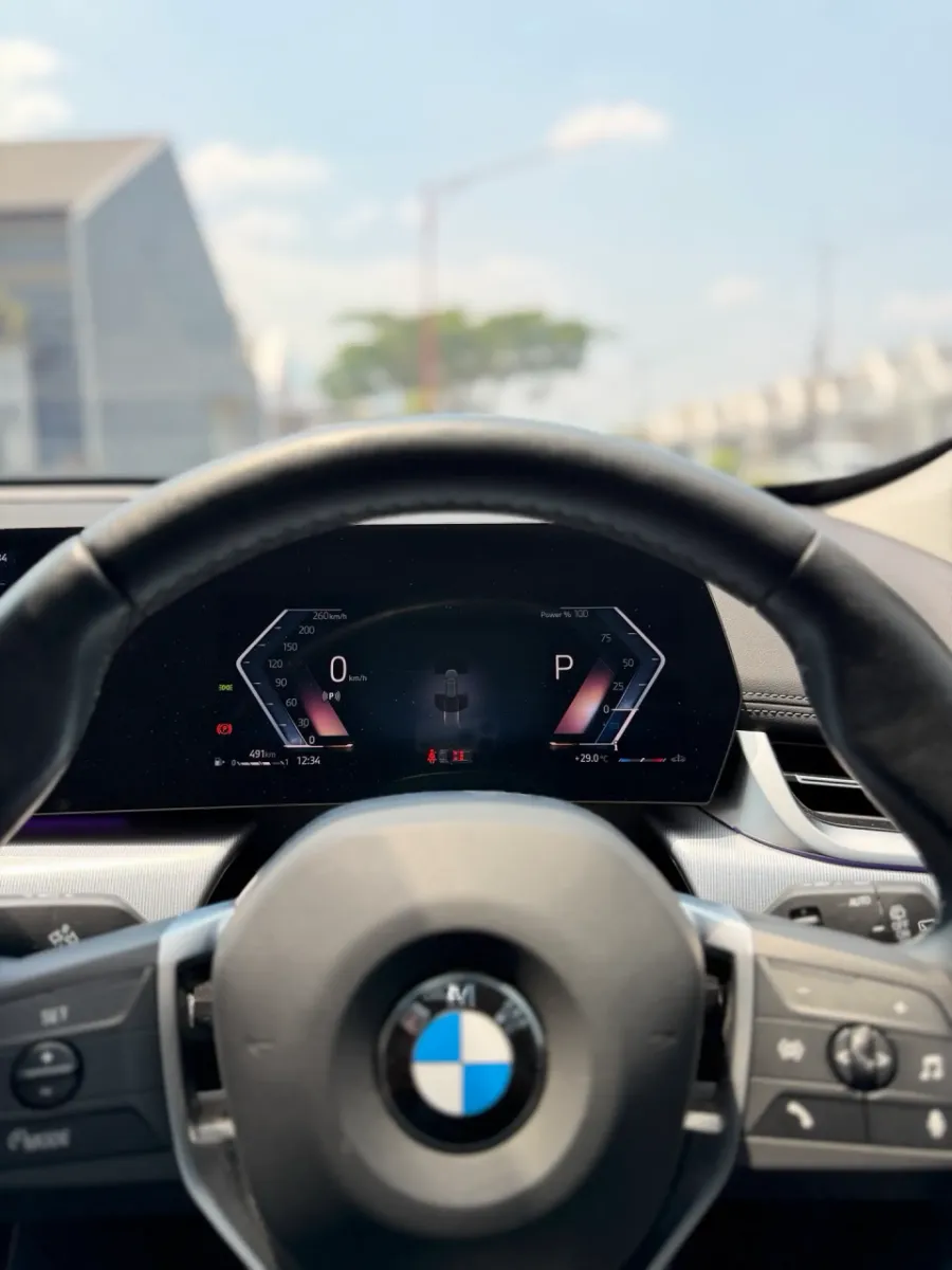 Foto Mobil Bekas Odometer BMW X1 1.5 Sdrive18i tahun 2024