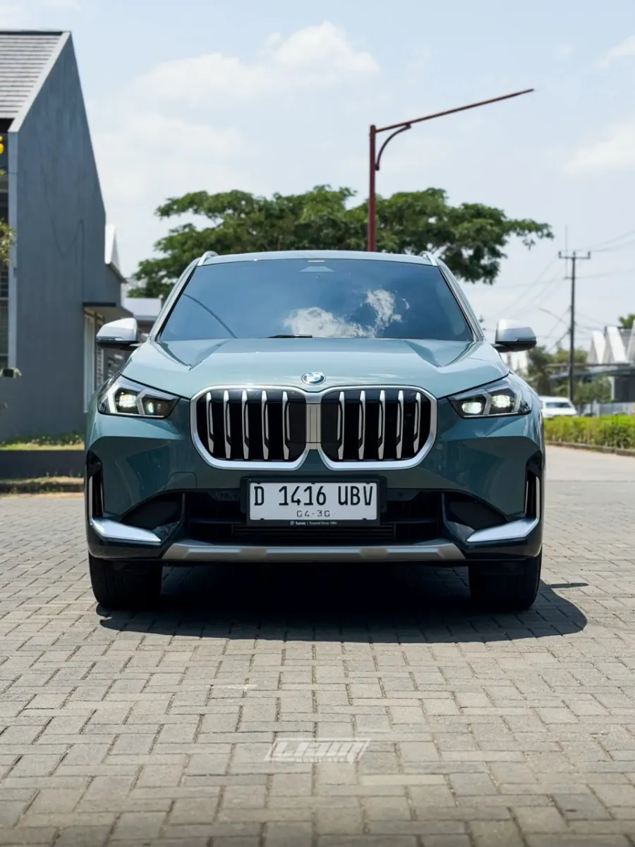 Foto Mobil Bekas Tampak Depan BMW X1 1.5 Sdrive18i tahun 2024