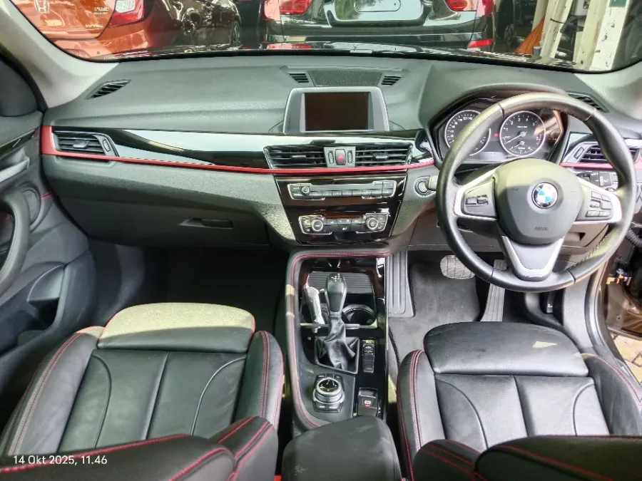Foto Mobil Bekas Dashboard BMW X1 1.5 Sdrive18i Xline tahun 2017