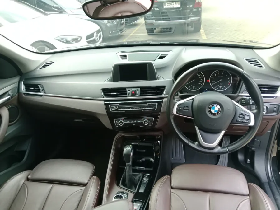 Foto Mobil Bekas Dashboard BMW X1 1.5 Sdrive18i Xline tahun 2017
