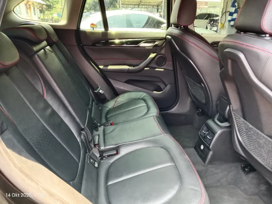 Foto Mobil Bekas Kabin Belakang BMW X1 1.5 Sdrive18i Xline tahun 2017