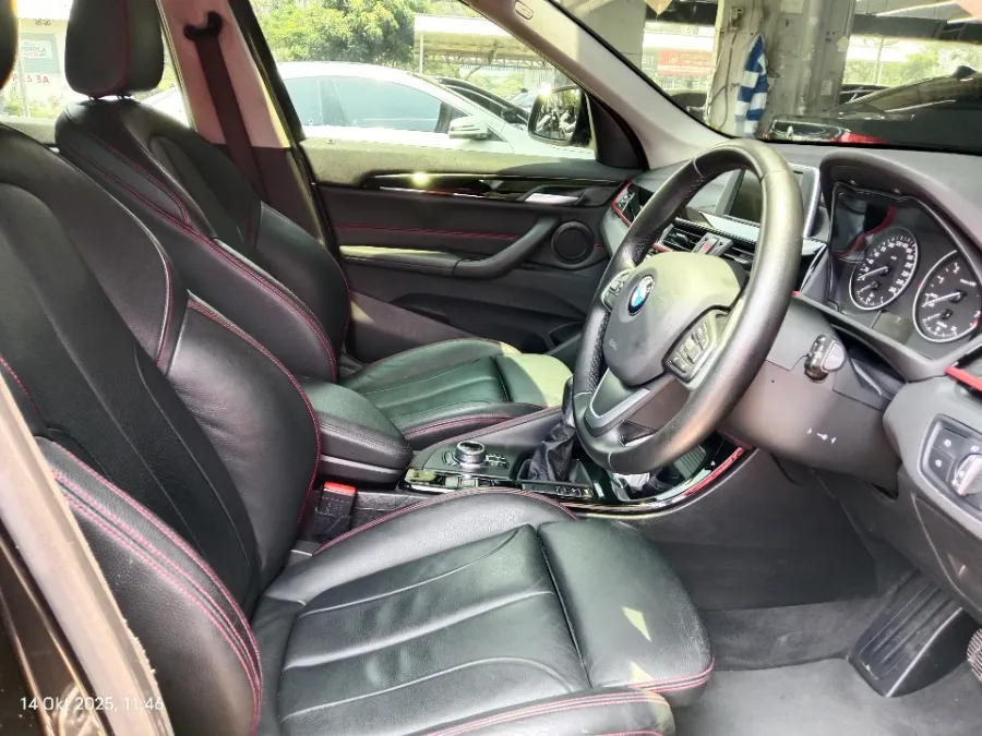 Foto Mobil Bekas Kabin Depan BMW X1 1.5 Sdrive18i Xline tahun 2017