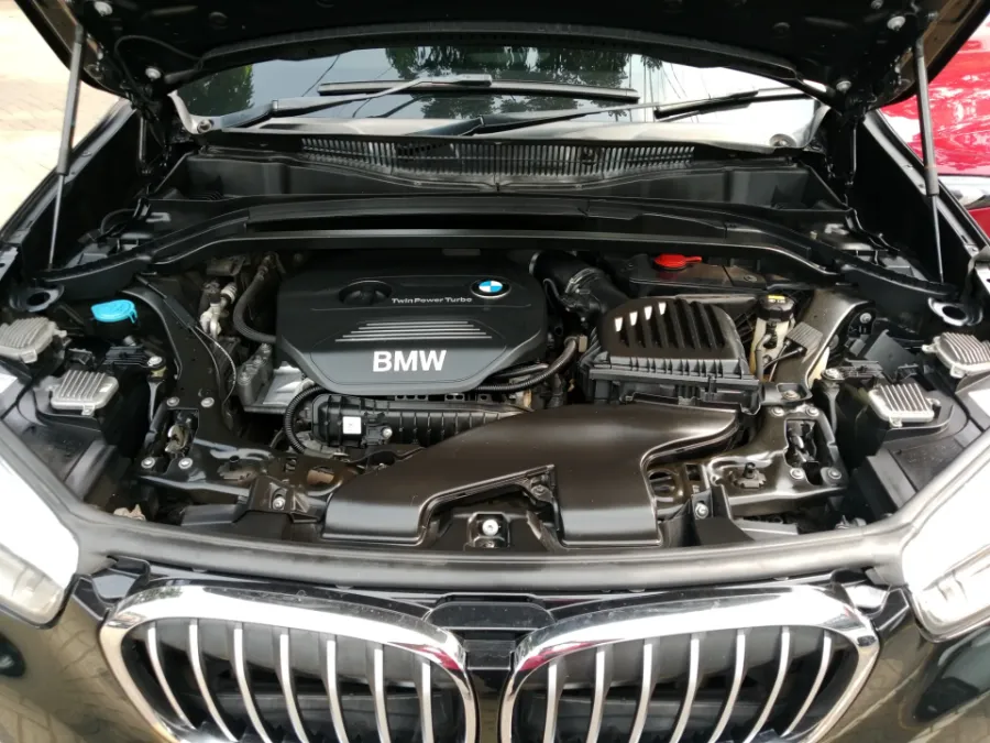 Foto Mobil Bekas Mesin BMW X1 1.5 Sdrive18i Xline tahun 2017