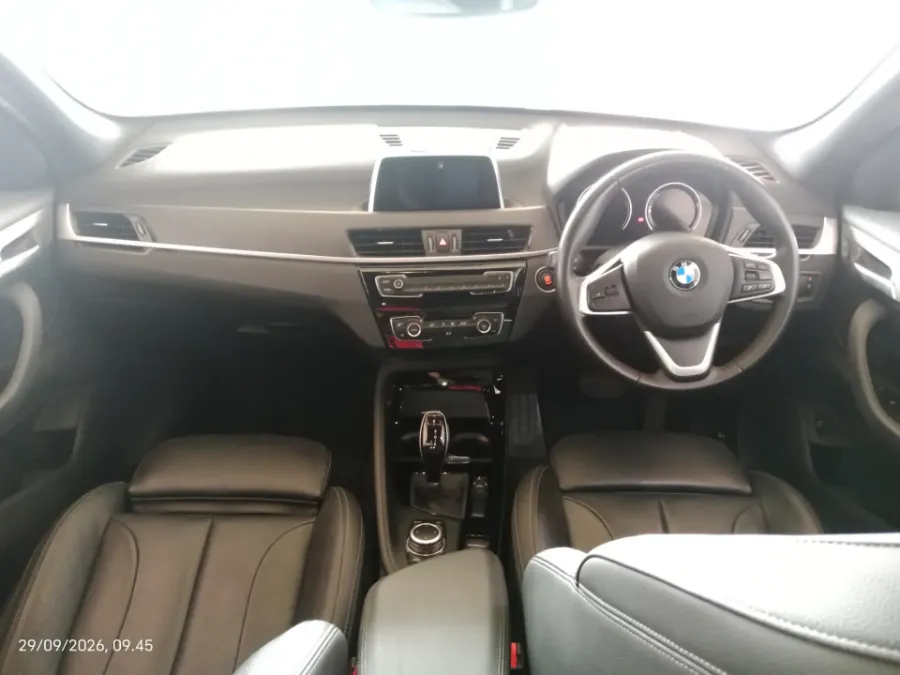 Foto Mobil Bekas Dashboard BMW X1 1.5 Sdrive18i Xline tahun 2019