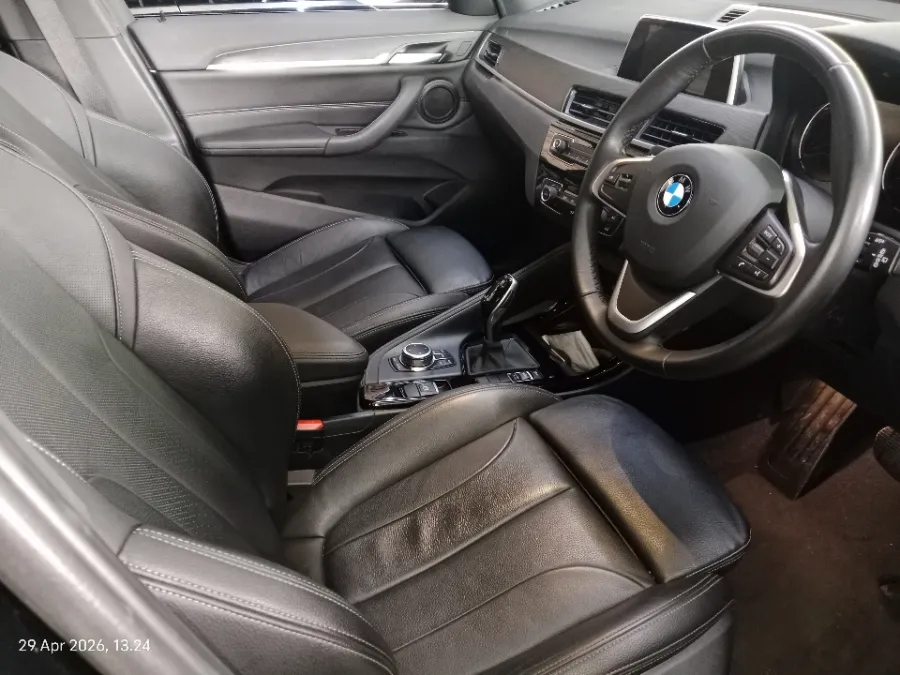 Foto Mobil Bekas Kabin Depan BMW X1 1.5 Sdrive18i Xline tahun 2019