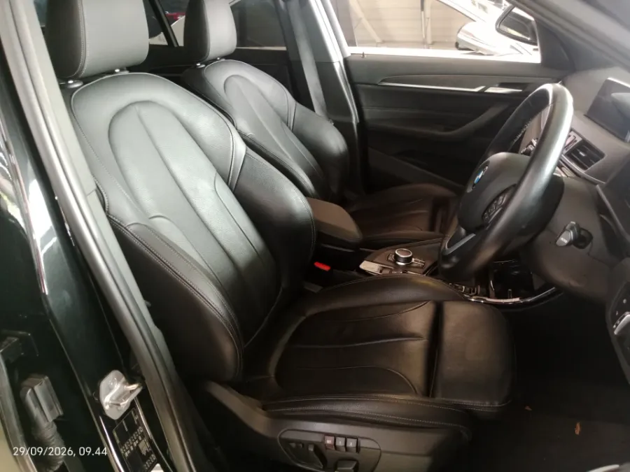 Foto Mobil Bekas Kabin Depan BMW X1 1.5 Sdrive18i Xline tahun 2019