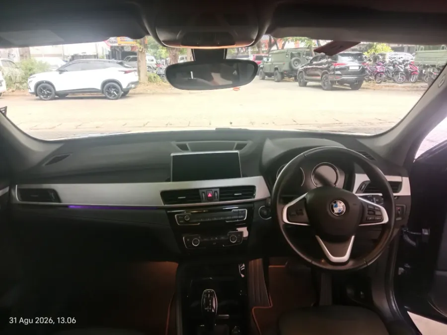 Foto Mobil Bekas Dashboard BMW X1 1.5 Sdrive18i Xline tahun 2020