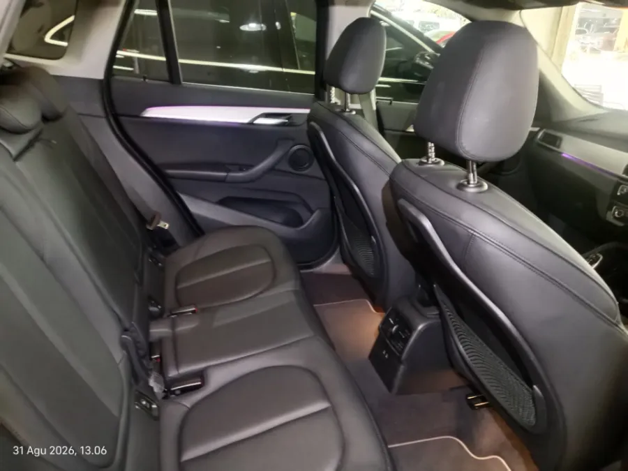 Foto Mobil Bekas Kabin Belakang BMW X1 1.5 Sdrive18i Xline tahun 2020