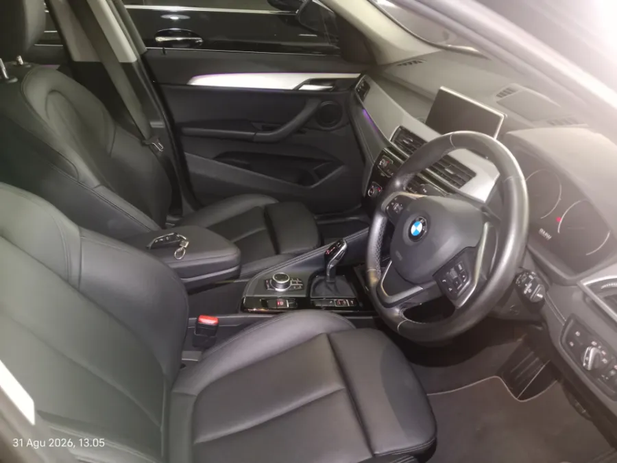 Foto Mobil Bekas Kabin Depan BMW X1 1.5 Sdrive18i Xline tahun 2020