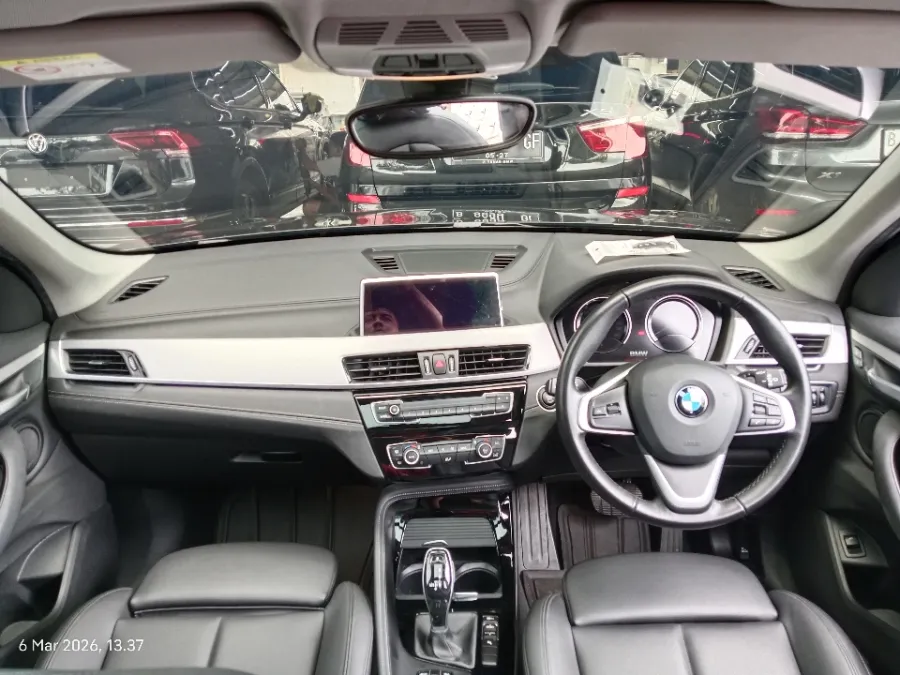 Foto Mobil Bekas Dashboard BMW X1 1.5 Sdrive18i Xline tahun 2021