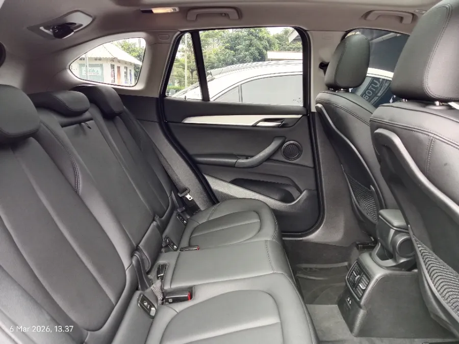 Foto Mobil Bekas Kabin Belakang BMW X1 1.5 Sdrive18i Xline tahun 2021
