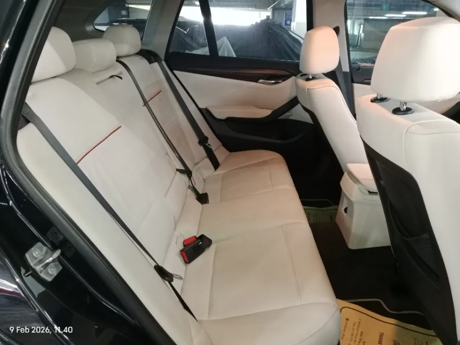 Foto Mobil Bekas Kabin Belakang BMW X1 2.0 Sdrive18i tahun 2013