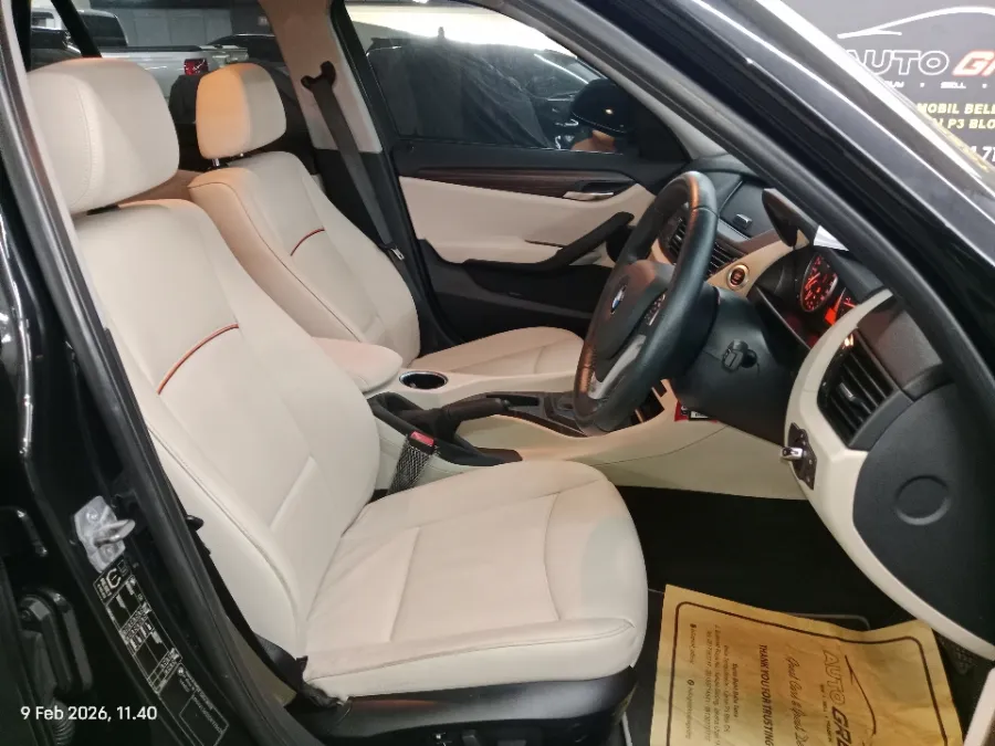 Foto Mobil Bekas Kabin Depan BMW X1 2.0 Sdrive18i tahun 2013
