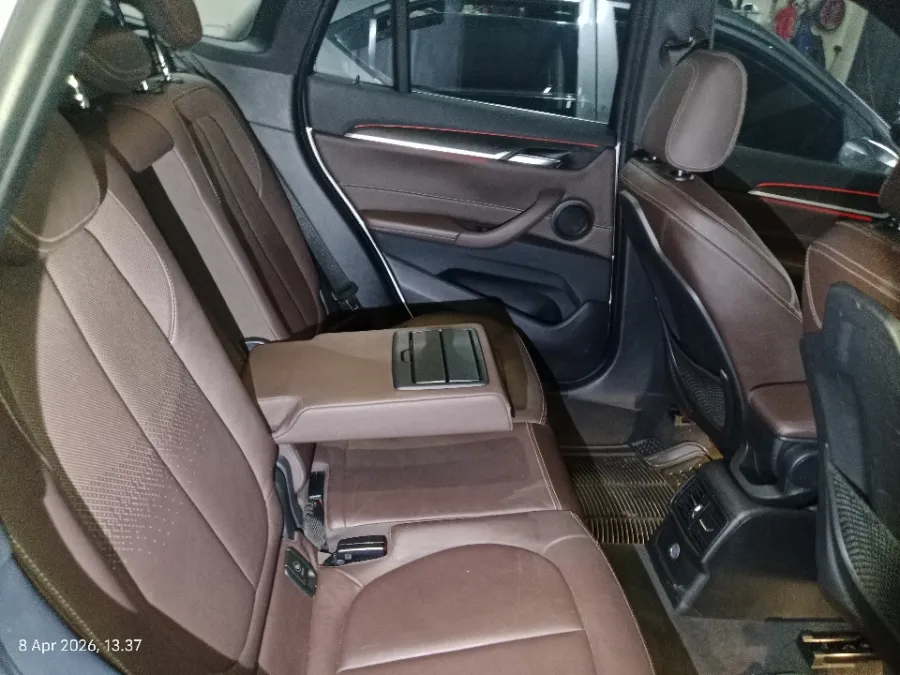 Foto Mobil Bekas Kabin Belakang BMW X1 2.0 Sdrive18i tahun 2018