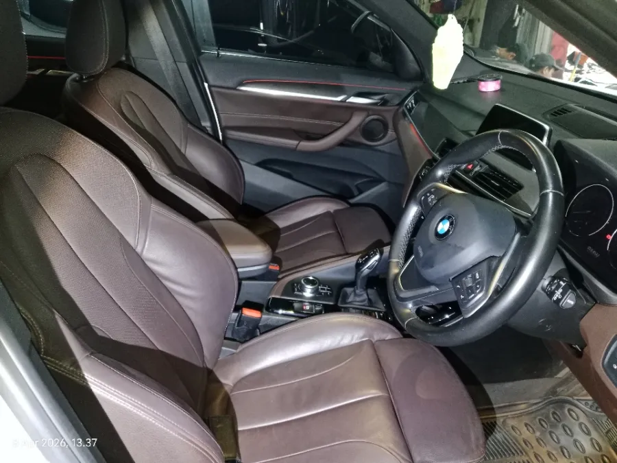 Foto Mobil Bekas Kabin Depan BMW X1 2.0 Sdrive18i tahun 2018