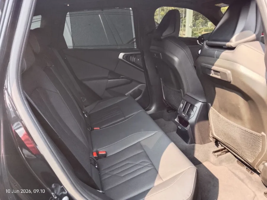 Foto Mobil Bekas Kabin Belakang BMW X3 2.0 Xdrive20i Luxury tahun 2025