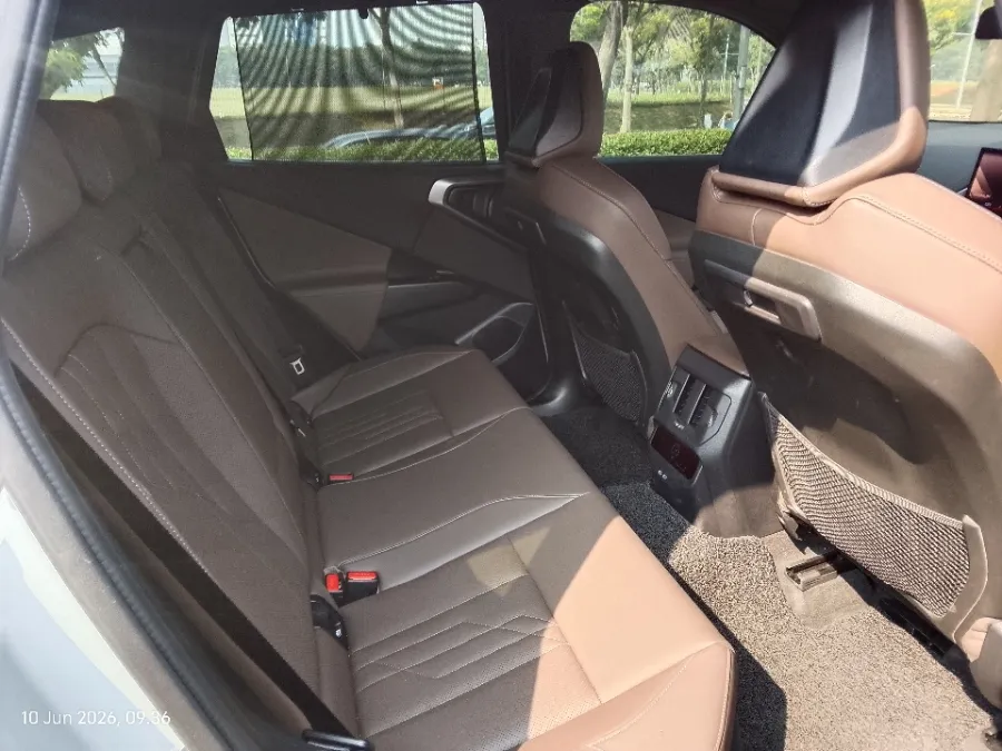 Foto Mobil Bekas Kabin Belakang BMW X3 2.0 Xdrive20i Luxury tahun 2025