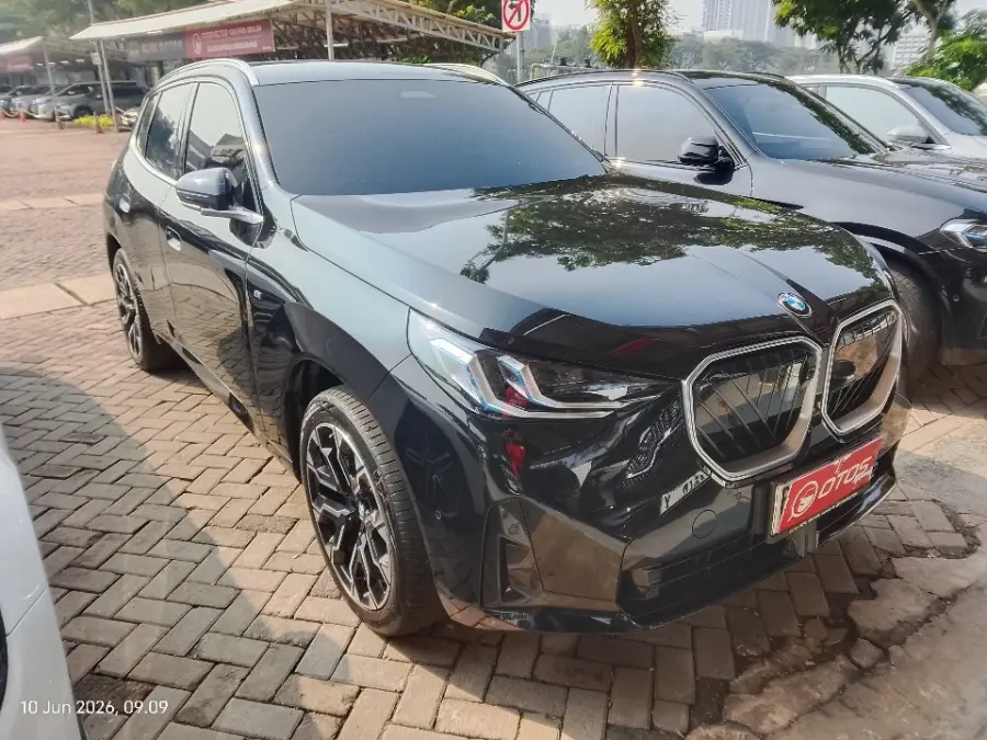 Foto Mobil Bekas Kanan Depan BMW X3 2.0 Xdrive20i Luxury tahun 2025