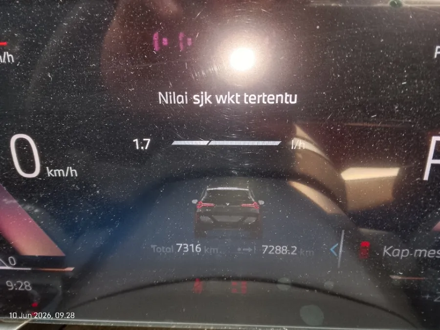 Foto Mobil Bekas Odometer BMW X3 2.0 Xdrive20i Luxury tahun 2025