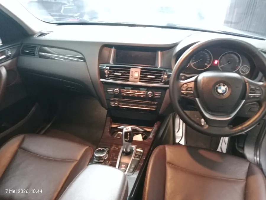 Foto Mobil Bekas Dashboard BMW X3 2.0 Xdrive20i Xline tahun 2014