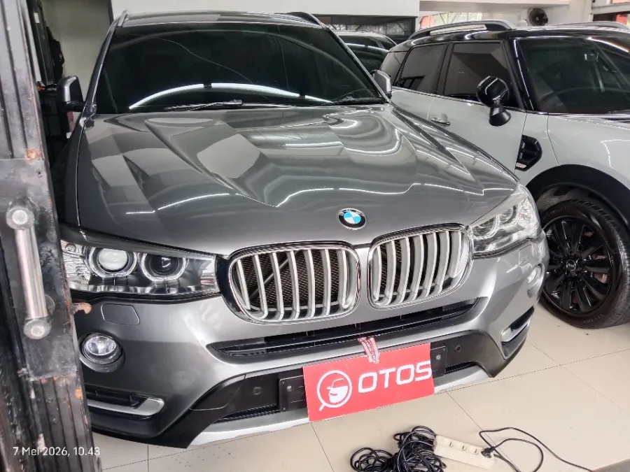 Foto Mobil Bekas Kanan Depan BMW X3 2.0 Xdrive20i Xline tahun 2014