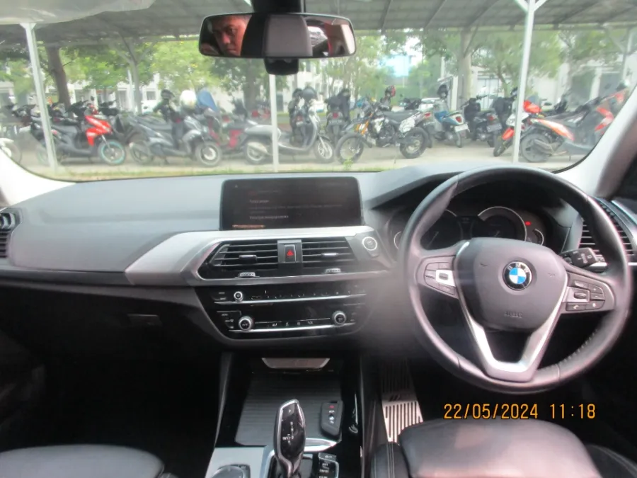 Foto Mobil Bekas Dashboard BMW X3 2.0 Xdrive20i Xline tahun 2019