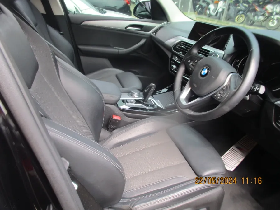 Foto Mobil Bekas Kabin Depan BMW X3 2.0 Xdrive20i Xline tahun 2019