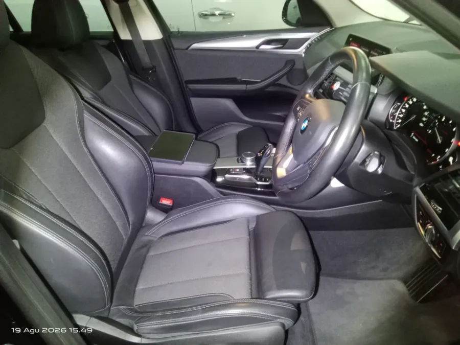 Foto Mobil Bekas Kabin Depan BMW X3 2.0 Xdrive20i Xline tahun 2019
