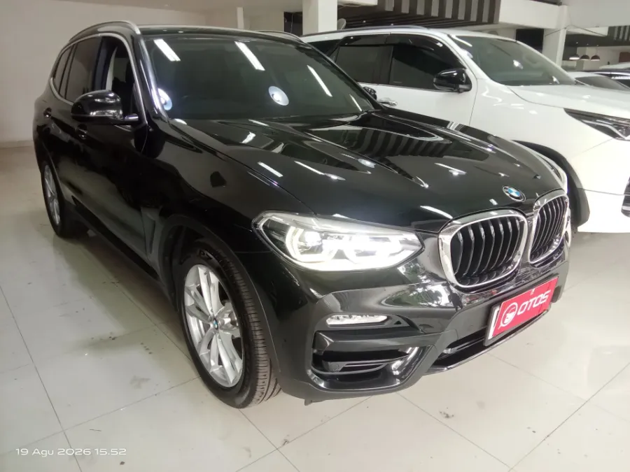 Foto Mobil Bekas Kanan Depan BMW X3 2.0 Xdrive20i Xline tahun 2019