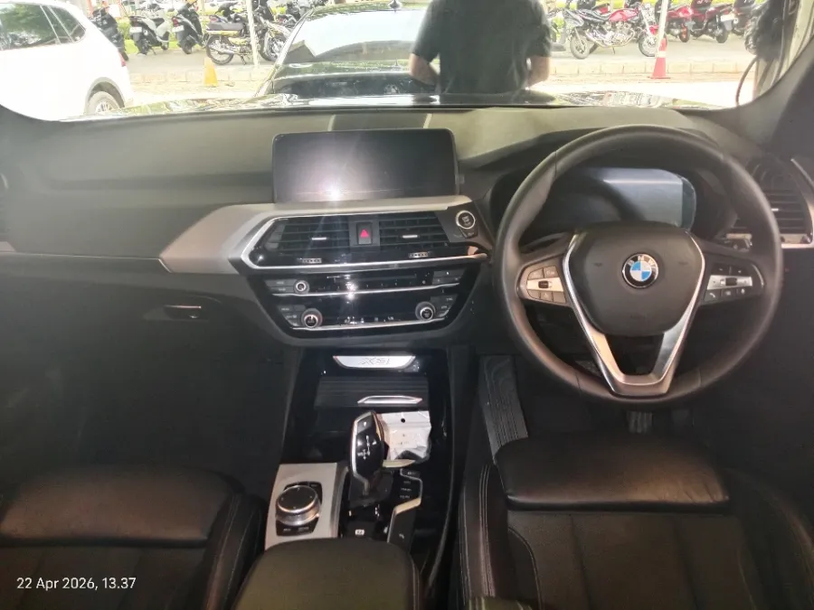 Foto Mobil Bekas Dashboard BMW X3 2.0 Xdrive20i Xline tahun 2020