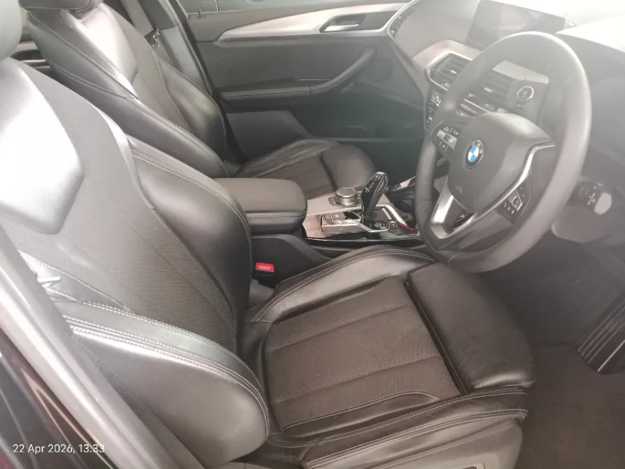Foto Mobil Bekas Kabin Depan BMW X3 2.0 Xdrive20i Xline tahun 2020