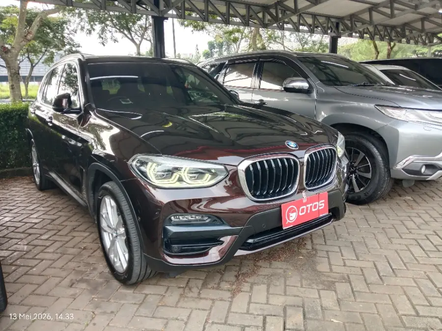 Foto Mobil Bekas Kanan Depan BMW X3 2.0 Xdrive20i Xline tahun 2020