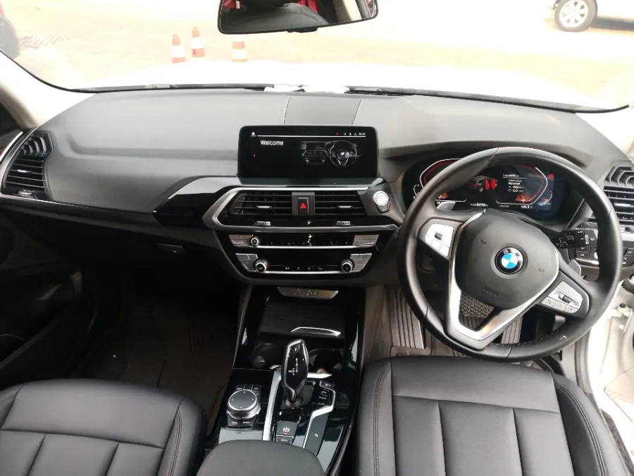 Foto Mobil Bekas Dashboard BMW X3 2.0 Xdrive20i Xline tahun 2021