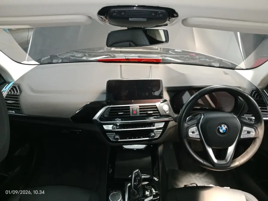 Foto Mobil Bekas Dashboard BMW X3 2.0 Xdrive20i Xline tahun 2021