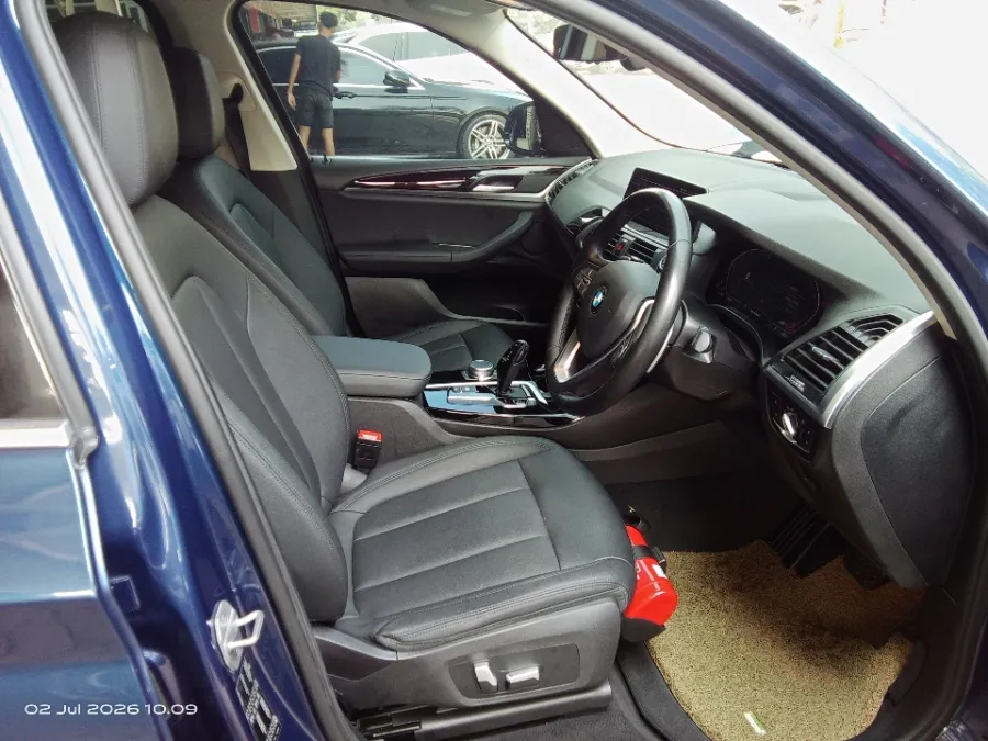 Foto Mobil Bekas Kabin Depan BMW X3 2.0 Xdrive20i Xline tahun 2021