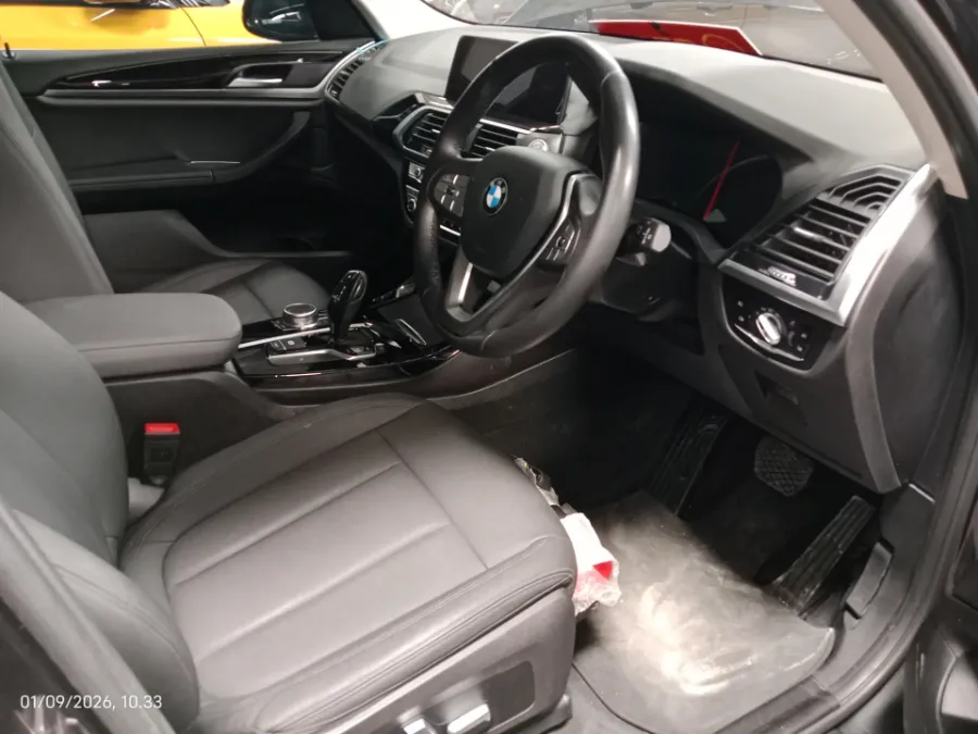 Foto Mobil Bekas Kabin Depan BMW X3 2.0 Xdrive20i Xline tahun 2021