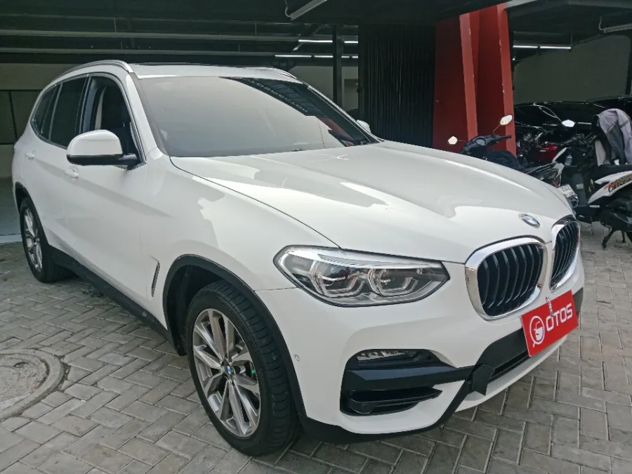 Foto Mobil Bekas Kanan Depan BMW X3 2.0 Xdrive20i Xline tahun 2021