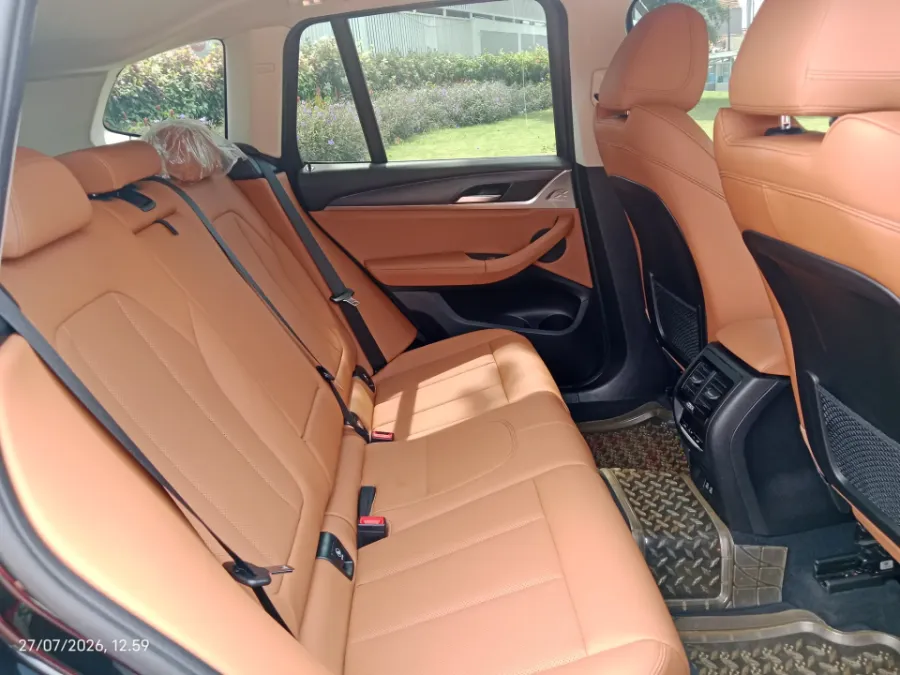 Foto Mobil Bekas Kabin Belakang BMW X3 2.0 Xdrive20i Xline tahun 2022