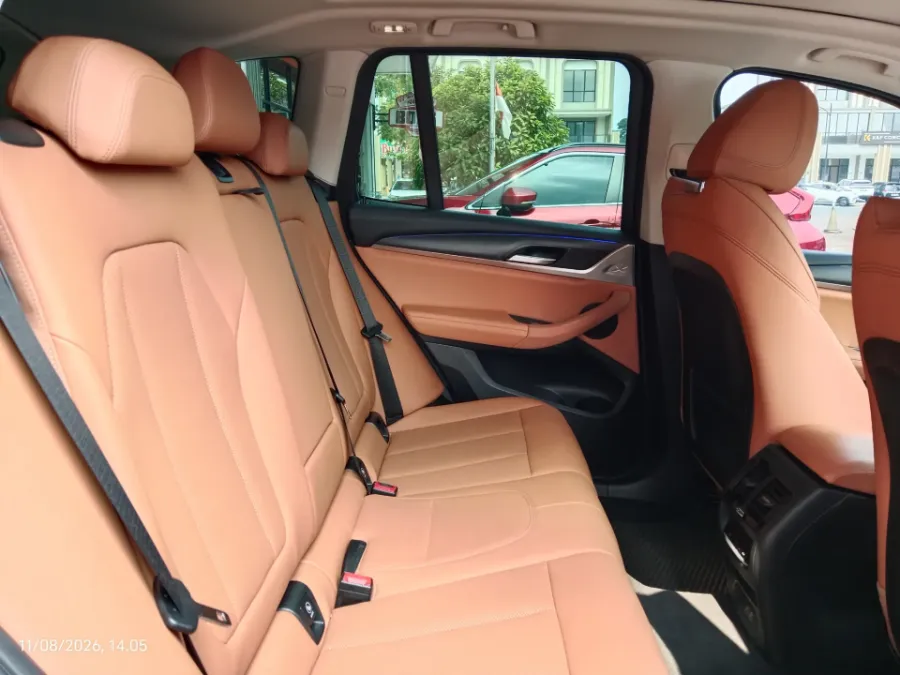 Foto Mobil Bekas Kabin Belakang BMW X3 2.0 Xdrive20i Xline tahun 2022