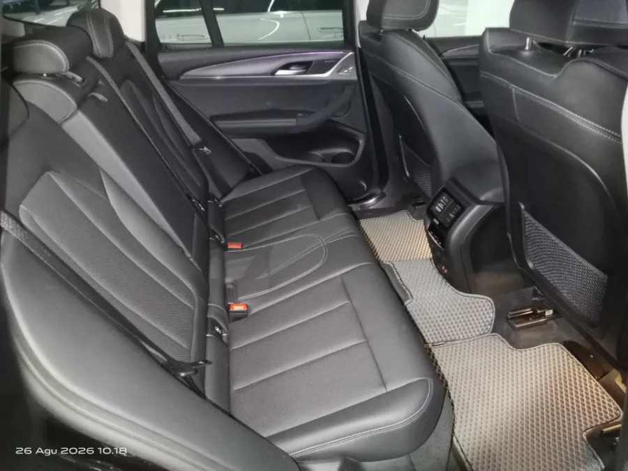 Foto Mobil Bekas Kabin Belakang BMW X3 2.0 Xdrive20i Xline tahun 2022