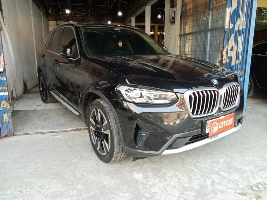 Foto Mobil Bekas Kanan Depan BMW X3 2.0 Xdrive20i Xline tahun 2022
